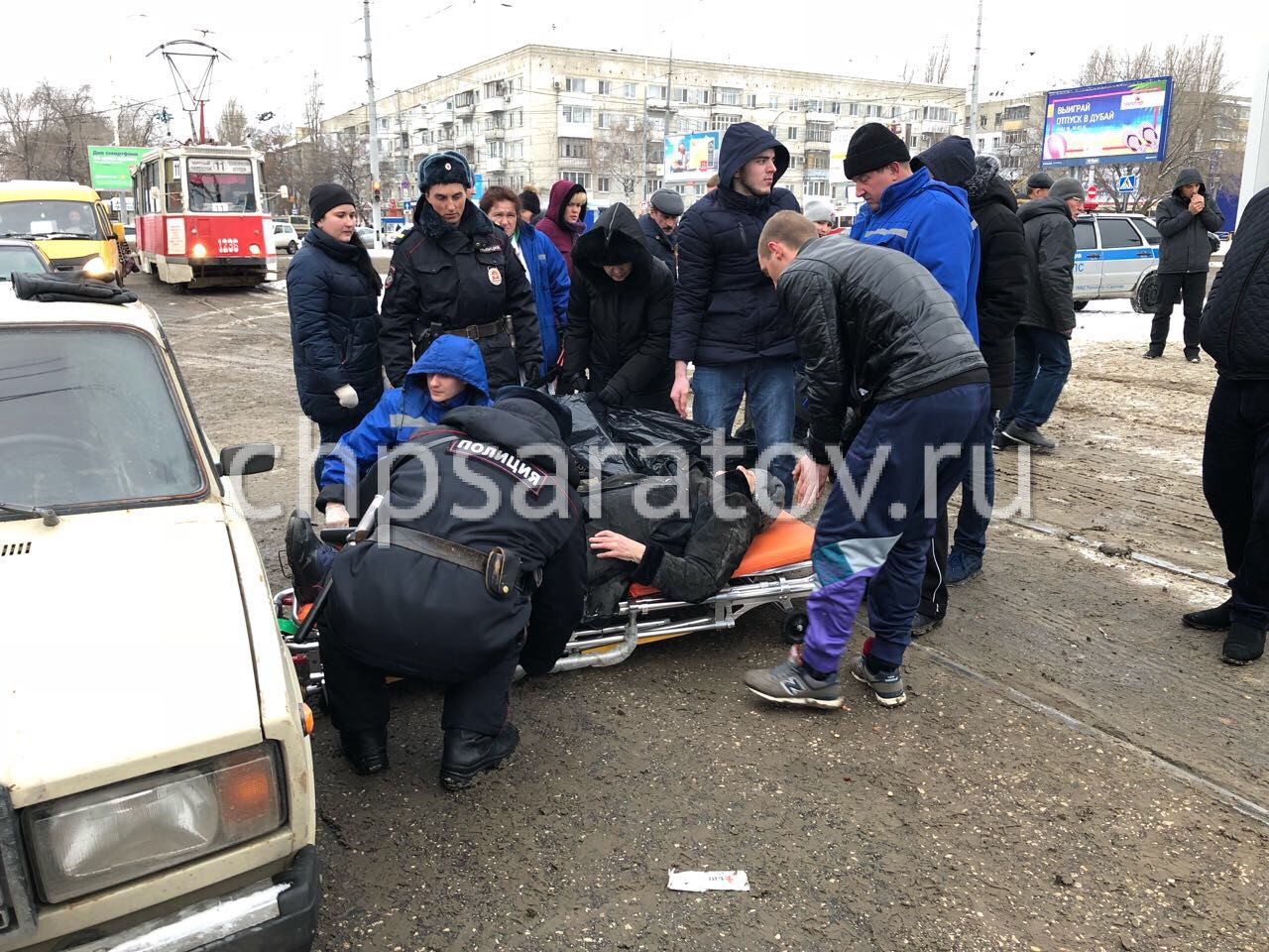 НА ТАНКИСТОВ В РЕЗУЛЬТАТЕ НАЕЗДА АВТОМОБИЛЯ ПОСТРАДАЛА ПЕНСИОНЕРКА –  15.03.2018 – ЧП Саратов