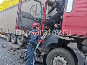 Водитель фуры пострадал в результате ДТП в Хвалынском районе
