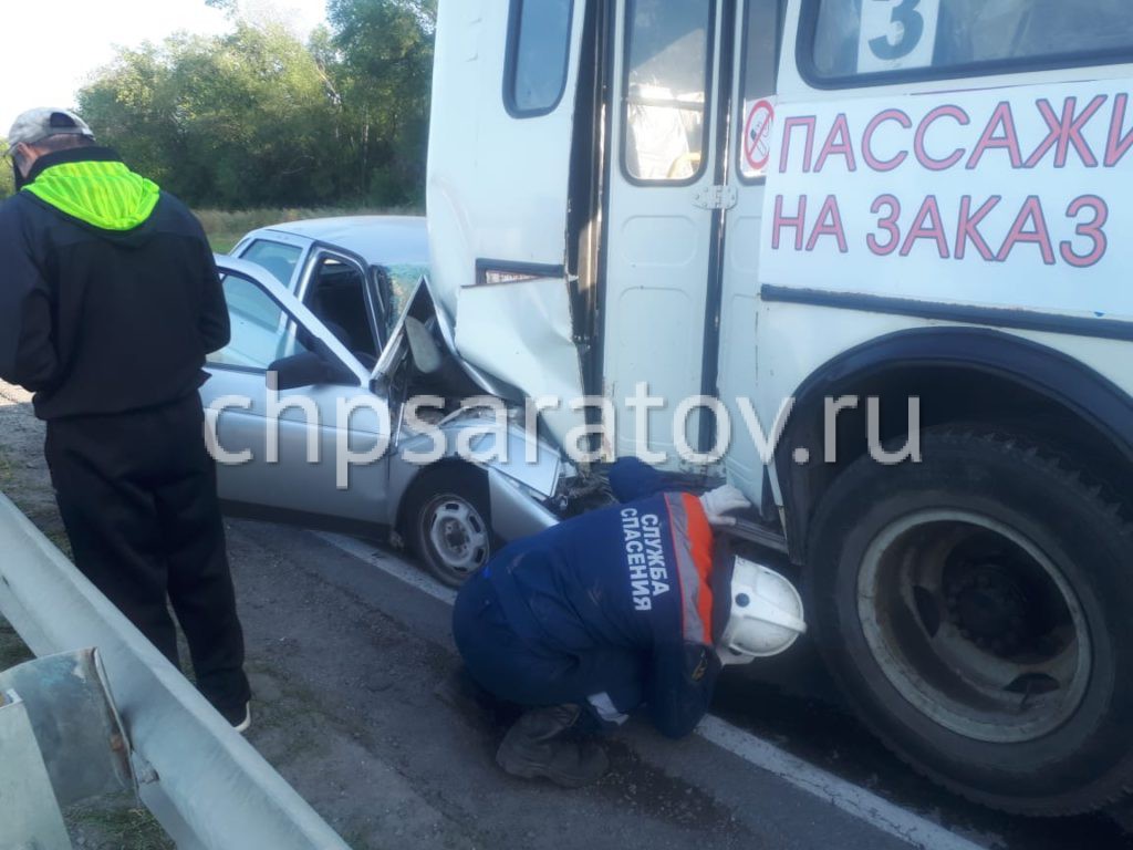 В результате ДТП с автобусом госпитализированы два человека – 23.08.2020 –  ЧП Саратов