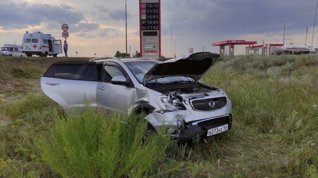 Село золотое дтп. ДТП Вологодская область Ларгус и Санг енг. Авария на зоправке актин.