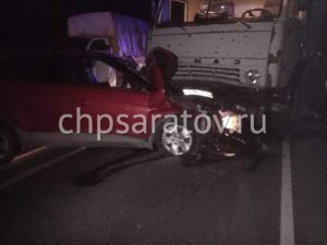 Мужчина и женщина пострадали в ночном ДТП в Саратовском районе
