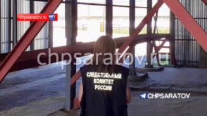 В Калининском районе молодой рабочий насмерть задохнулся в емкости с зерном
