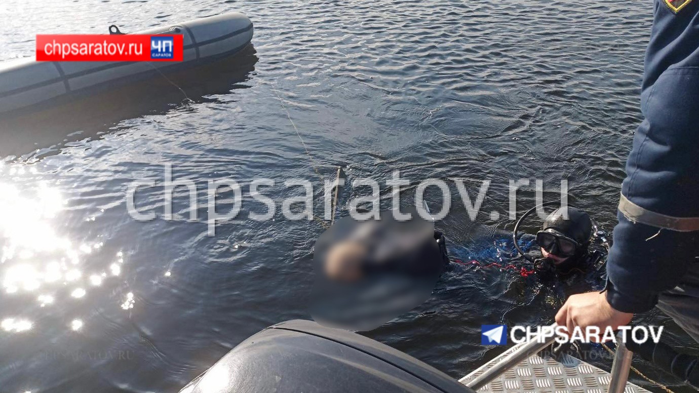 Нашли ли тело погибшего. Утонувшие подводные лодки. Утопленники Саратовской области. Трупы утопленников в Волге.