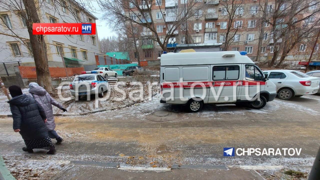 В Кировском районе водитель скорой помощи задавил насмерть пожилую женщину  | 20.12.2022 | Саратов - БезФормата