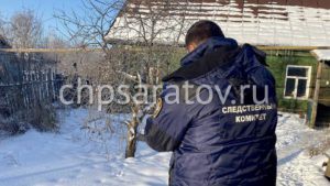 В Петровске во дворе дома замерзла насмерть пожилая женщина
