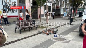 В центре Саратова велосипедист сбил ребенка
