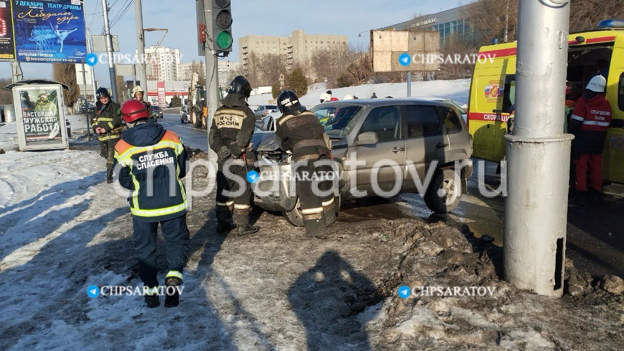 Два человека пострадали в ДТП на Шехурдина | 25.11.2023 | Саратов -  БезФормата