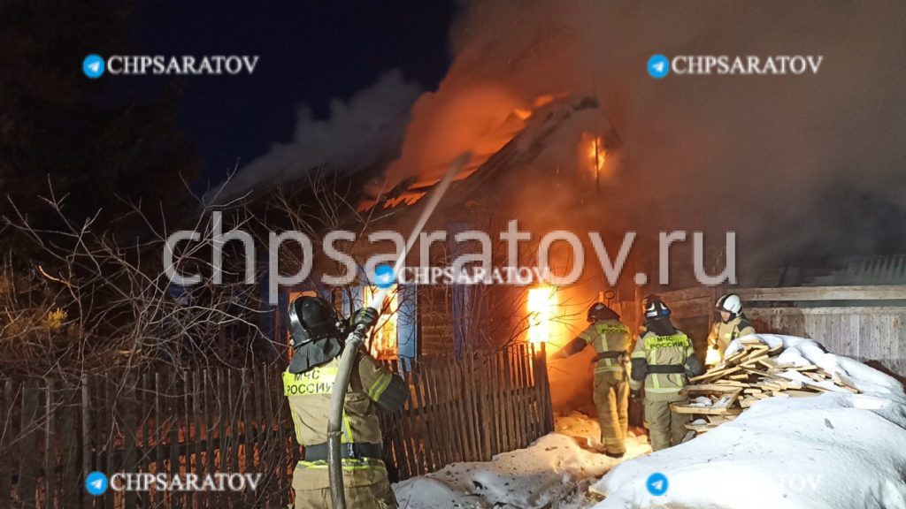 Пожар на Земляничной. В частном секторе Ревды сгорел дом