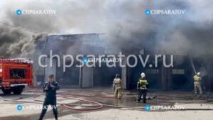В Вольске пожарные ликвидировали возгорание на автотранспортном предприятии
