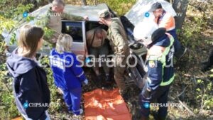 В Вольском районе водитель легковушки врезался в дерево
