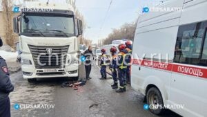 В Заводском районе водитель фуры сбил пешехода
