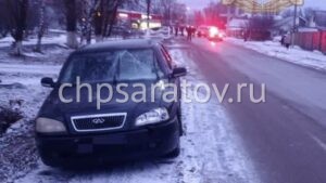 В Самойловке водитель легковушки сбил насмерть женщину
